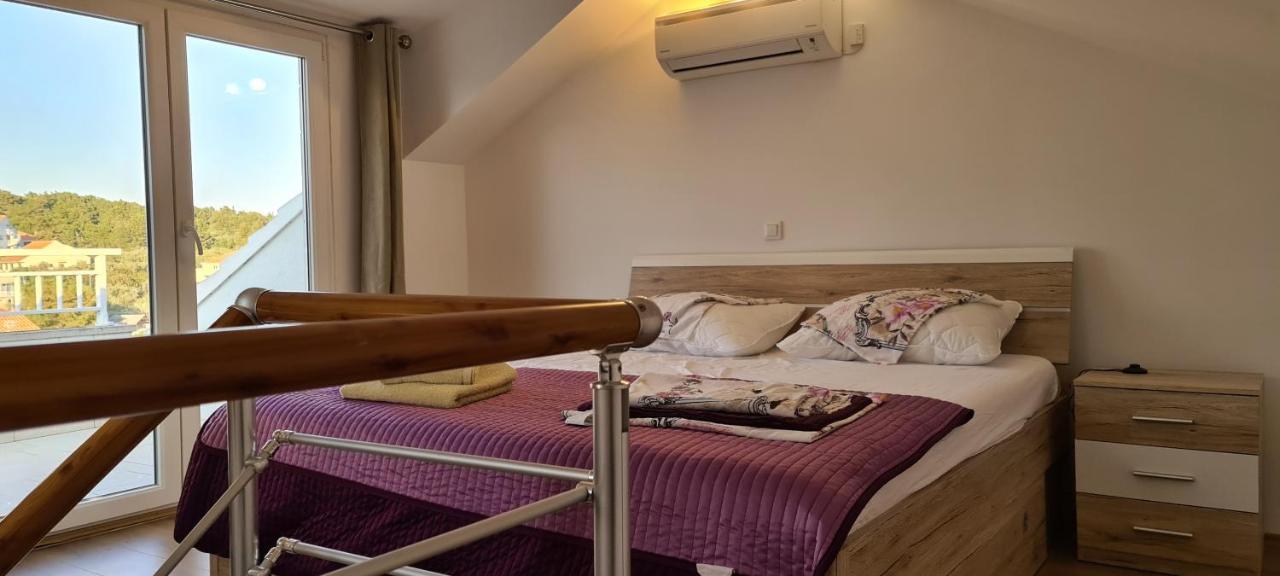 Luxury Apartments Oasis Lumbarda Eksteriør billede