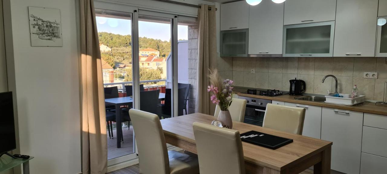 Luxury Apartments Oasis Lumbarda Eksteriør billede