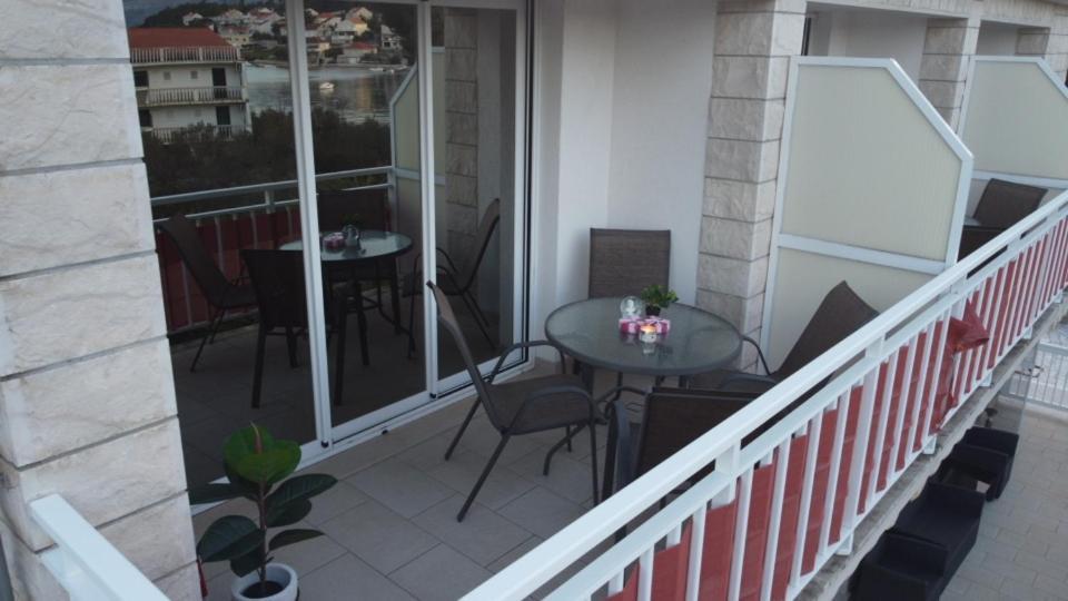 Luxury Apartments Oasis Lumbarda Eksteriør billede